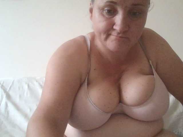 Fotky LaraXXX33 Today my bigg boobs are just 10 tok -if u want see more i have menu