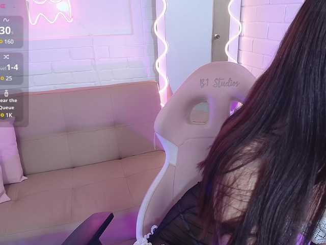 Vysílací screenshoty Lauxury-tay
