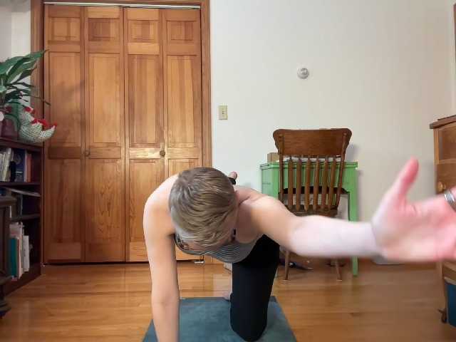 Fotky LeahWilde Yoga time!- keep in mind lurkers will be banned, if you can't tip you can't stay
