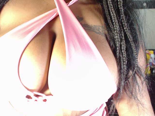 Vysílací screenshoty leilaboobs