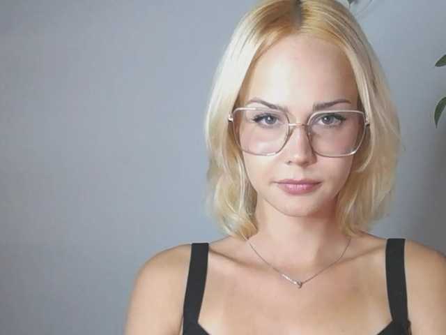 Fotky lexieSpicy Sweet and yet dang naughty ;) #innocentface #sweet #petite #glasses #fetish #natural #shorthair #domina #teaser #cfmn #joi #cei #cbt #sph #cucktrainingI don;t speak russian