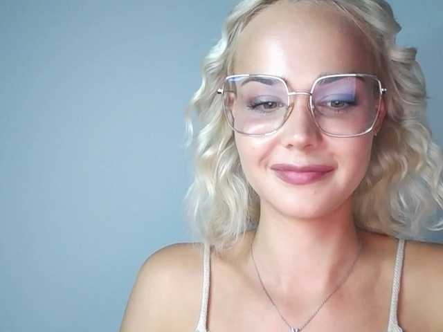 Fotky lexieSpicy Sweet and yet dang naughty ;) #innocentface #sweet #petite #glasses #fetish #natural #shorthair #domina #teaser #cfmn #joi #cei #cbt #sph #cucktrainingI don;t speak russian