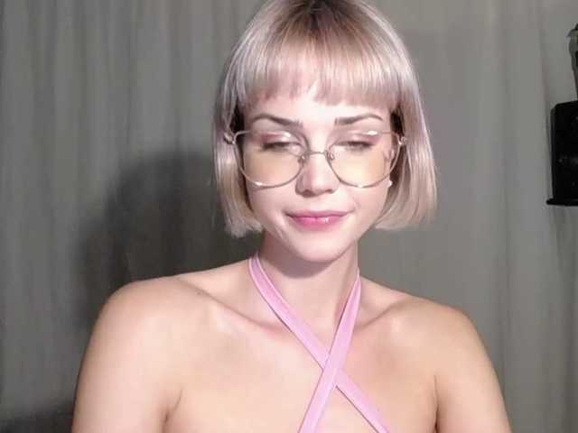 Fotky lexieSpicy Sweet and yet dang naughty ;) #innocentface #sweet #petite #glasses #fetish #natural #shorthair #domina #teaser #cfmn #joi #cei #cbt #sph #cucktraining