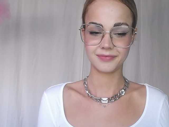 Fotky lexieSpicy Sweet and yet dang naughty ;) #innocentface #sweet #petite #glasses #fetish #natural #shorthair #domina #teaser #cfmn #joi #cei #cbt #sph #cucktraining