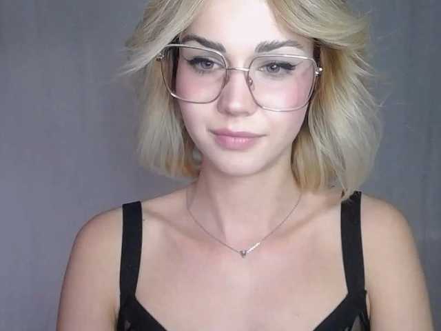 Fotky lexieSpicy Sweet and yet dang naughty ;) #innocentface #sweet #petite #glasses #fetish #natural #shorthair #domina #teaser #cfmn #joi #cei #cbt #sph #cucktraining