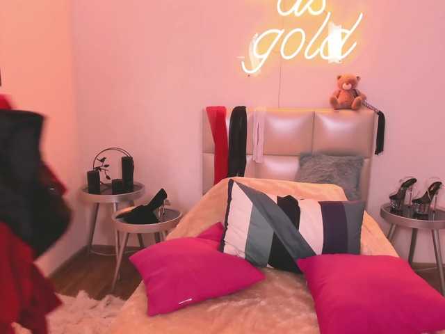 Vysílací screenshoty LiaMona