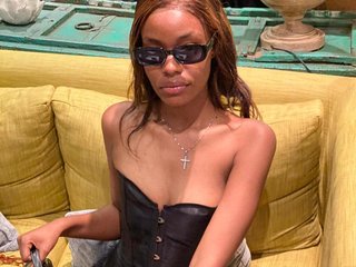 Erotický videochat Lillie-03