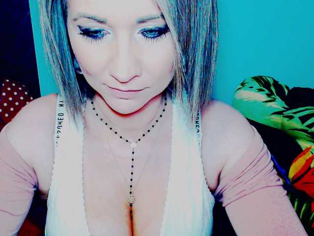 Fotky Lilly666 hey guys, ready for fun? i view cams for 80 tok, to get preview of my body 90, LOVENSE LUSH Low 15, med 30, high 60, talking for hours because u bored and wish to know me 600. mic on, toys on.... and other things also! :)