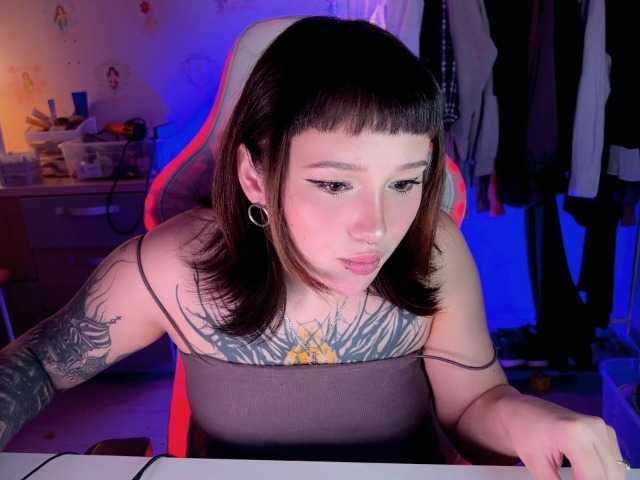 Vysílací screenshoty littlewetgirl