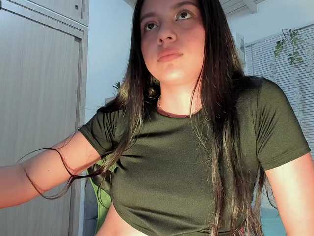 Fotky LizzieGarcia18 oil in body, strong orgasms with domi
