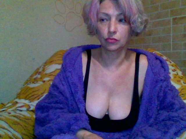 Vysílací screenshoty Lorie-Carrie