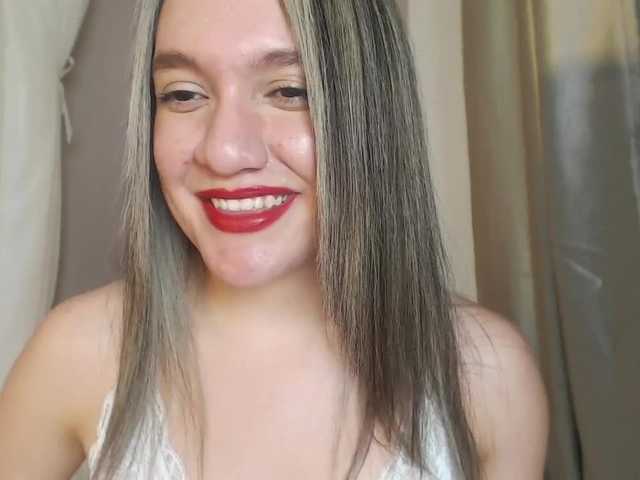 Fotky Luciadallas Red lips, flames and pleasure, i'll be yours, be a gentleman, play with my toys, make vibrate my pussysquirt special show!! @Anal,#teen 22 years old #naughty #with every goal, tease!