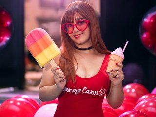 Erotický videochat Lucy-Adams
