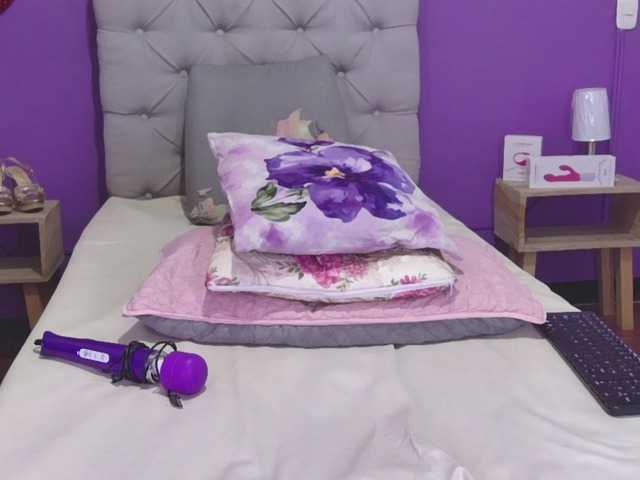 Fotky LucyWill naked body and cream 299 I love playing with you! if you are active -> I make a great show for YOU!