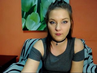 Fotky LuisaHot4u Lovely Blue Eyed girl is alone .. i need some nice company .. :) would you like to join me?