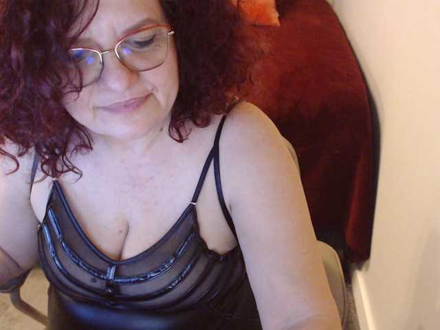 Fotky maggiemilff68 #mistress #mommy #roleplay #squirt #cei #joi #sph - every flash 50 tok - masturbate and multisquirt 450- one tip