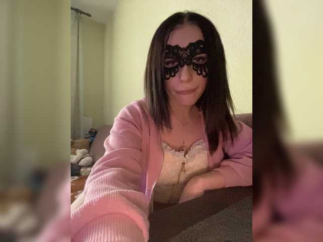 Fotky TwE_cherries topic: Hello there) For tokens in private messages, I can only say thank you, tokens only in the general chat) Lovens lvl: 2, 10, 30, 60, 100, 200, 300, 555 ) I do not remove the mask even in private, only beautiful eyes)