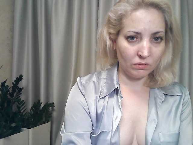 Fotky mariska-kiska look at camera 25, show nipple 20, show breast 40, open pussy 50, open ass 70, undress and show my holes 100 tokens