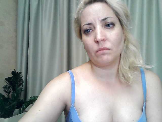 Fotky mariska-kiska look at camera 25, show nipple 20, show breast 40, open pussy 50, open ass 70, undress and show my holes 100 tokens