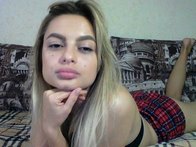 Fotky MelanyMoon MelanyMoon: I will release 100 tokens to the freedom of the twins, I will free myself from 50 shorts, panties will fly off for 200, if you want more - privat, or 300 tokens