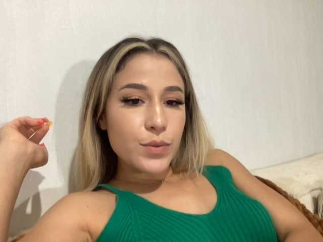 Fotky Melyna_ Chaque 500 tokens envoyer en LIVE un album personnalisé pour toi ❤️‍