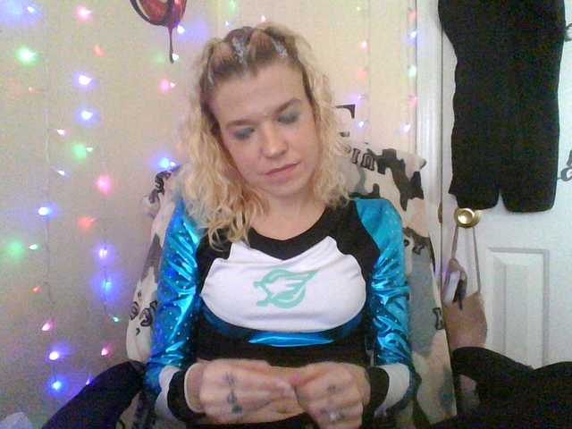 Fotky AmericnBarbie guess my halloween cosutme and get a pize :)make me happy and ill make u excited :) :)get my snapchat and my OF!! #american #tattoos