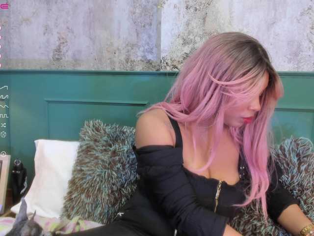 Vysílací screenshoty MiaBigBoobs