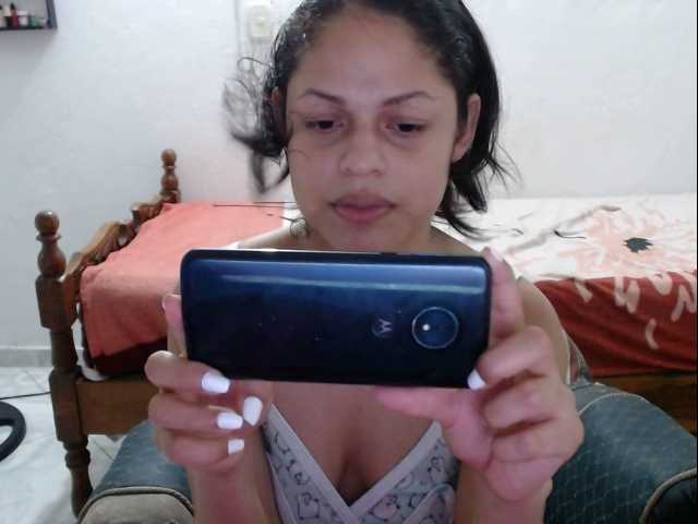 Fotky mialove18 I'll paint my nails and later I'll show them fisting my pussy hard♥♥♥