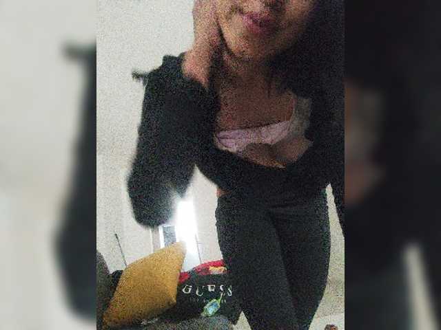 Fotky MiaRoa_ WELCOME GUYS ♥ SPIT TITS AND SHOW BOOBS + FULL NAKED WITH PANTYHOSE ♥ EXPLICIT AND FUCKING SHOW ONLY IN PVT #latina #new #lush #pvt #c2c