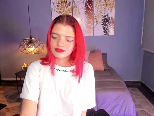 Fotky MiiaaRoberts hello guys welcome to my room // blowjob 90 tks // show oil naked tks 115// I am a hot girl, very naughty and fun put in play my imagination and you will finish corrupting