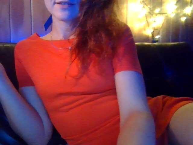 Fotky miss-redhead I reply to a private message for 5 tokens, get up to show my figure - 15 tokens, look at your camera for 30 tokens, subscribe to you for 50 tokens.