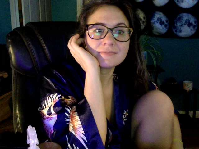 Fotky mjwhatever17 Target: 500, 82 earned, 418 until I cum #squirt #cumshow #girlnextdoor #glasses #ass