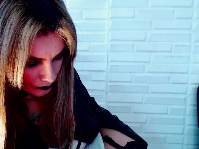 Fotky MollyReedX Naughty Tiffany wants a good fuck, can someone put something hard inside me really hard? @goal♥lovense on♥pvt open 626