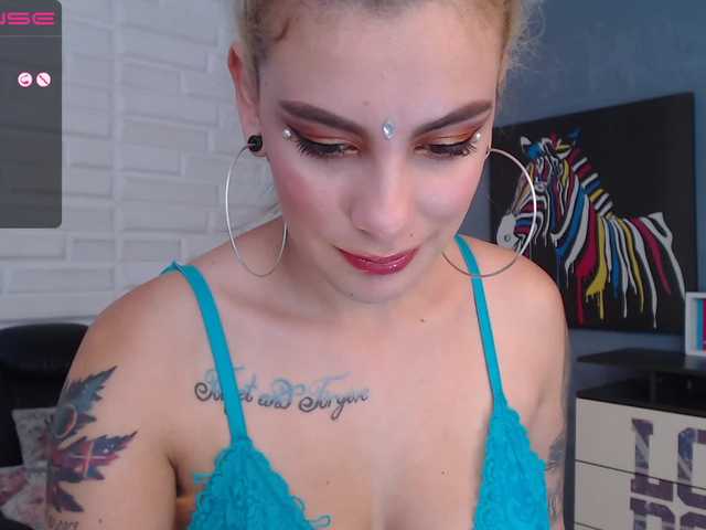 Fotky MollyReedX ♠ Pin up girl ready to have fun today ♠ ♥♥ Fingering for 120 ♥ Spank my Pussy daddy!!!