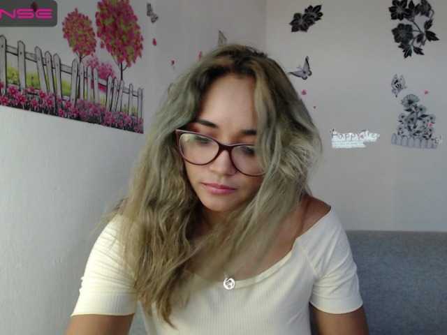 Vysílací screenshoty monica-squirt