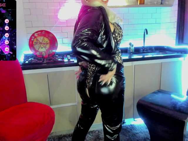 Fotky Myrnasexxx Lets fun together #milf #mature #lushcontrol #leather #mistress #sph #leather #mommy #humiliation #joi #findom