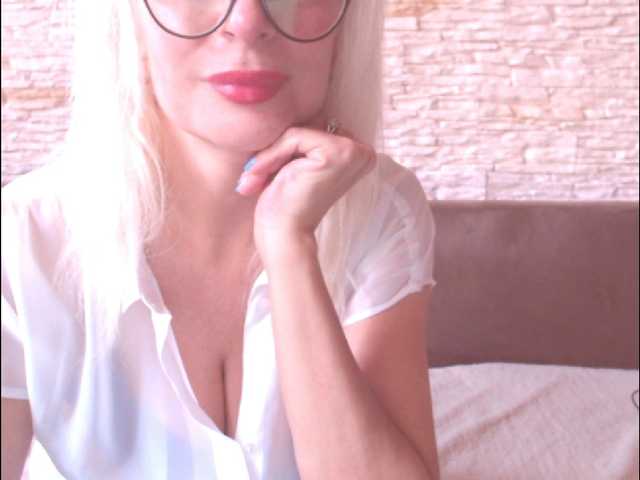 Fotky Dixie_Sutton Do you want to see more ? Let's have together for priv, Squirt show? see my photos and videos I collect for new glasses. Can you help me with this?you do not have the option priv? throw a big tip