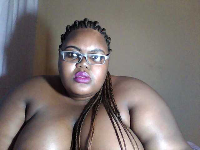 Fotky NatashaBlack Hello. im a bbw #ebony #lovense #bigtittys, #bigass #hairy ass flash 20, boobs 15, naked 50, pussy 30. leve show 100tkns for 5 mins, the rest in private