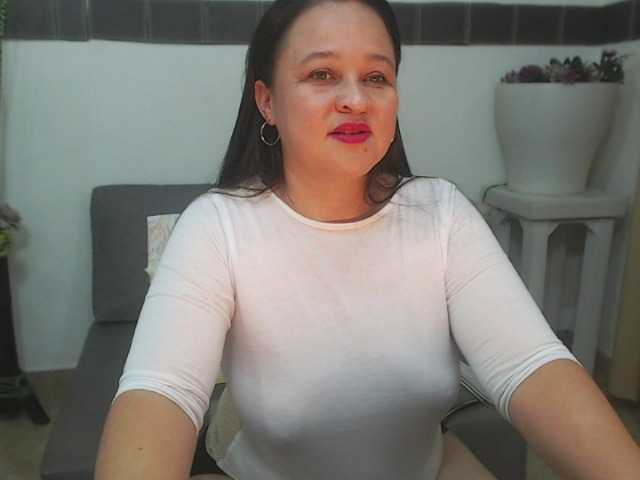 Fotky Nikky-Summer i m simple women, very funny and horny. i want Be your mommy