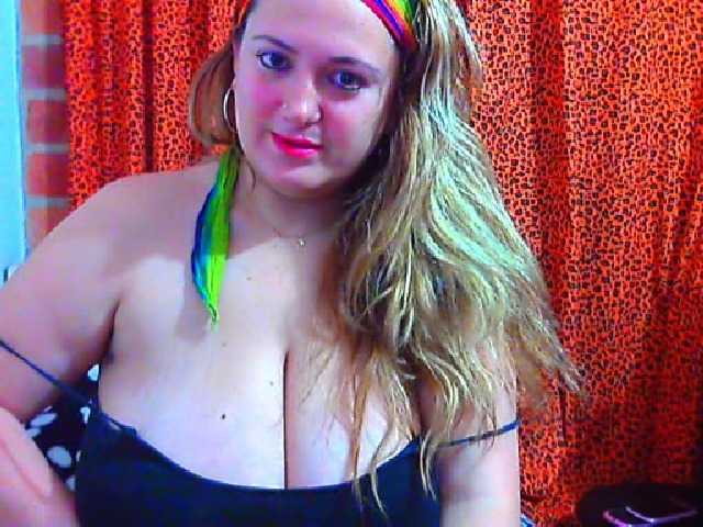 Fotky Ninphoanal69L TITS 40 TOK ASS 20 TOK STAND UP 25 SEE CAM 15 TOK NAKED 100 TOK NAKED AND DILDO 200 TOK ADD FRIEND 5 TOK