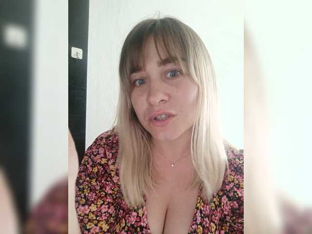 Fotky Blondines69 Hey guys!:) Goal- #Dance #hot #pvt #c2c #fetish #feet #roleplay Tip to add at friendlist and for requests!