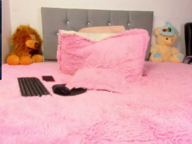 Fotky Pamela-sweet hello baby welcome to my living room lets play guys