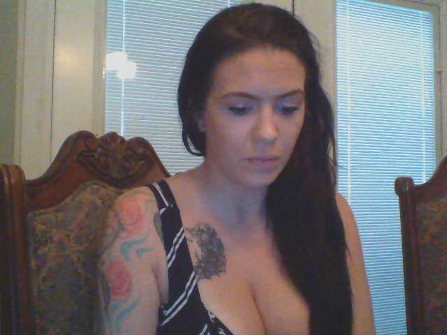 Fotky Parislynn83 Whos going to be my KING today?? Tips make me play