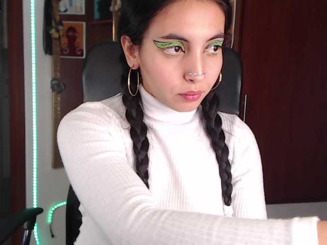 Fotky PepperLara #makeup #sexy #colombian #latina #latingirl #bdsm #bigass #prettyface #culogrande #coño #pussy #lovense