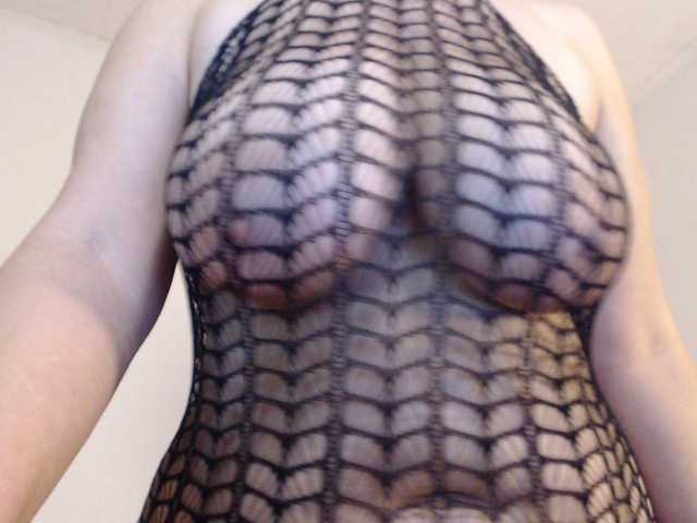 Fotky PinkHellen Tease me with your tips :P 10 tok add/pm,ass40 tok,tits 35,naked 150 #bigboobs#bbw#natural#milf#ohmibod