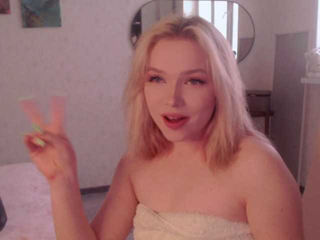 Fotky PiperAmbroser Hi, how was your day, is very glad to see you in the room, I want to give you an unforgettable emotion, what do you like most?