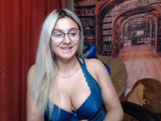 Fotky PlayfulNicole Lets meet better and lets have some fun :) Lush is on :) Offer me pleasure with your *****s ;) follow me