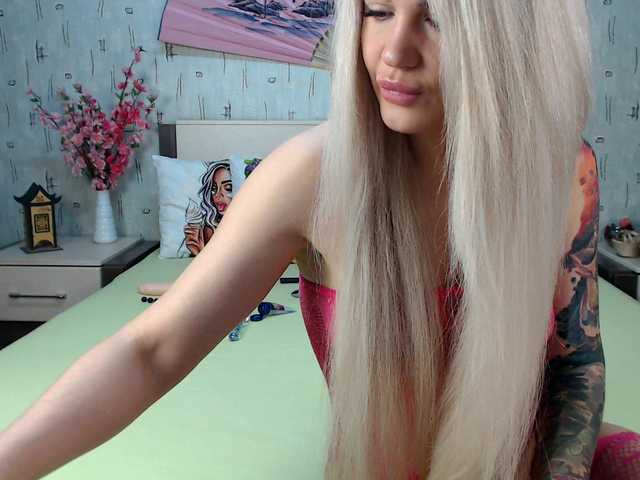 Fotky prettyblonde (TOY IN FULL PVT) random vibration 21 tokens! see the menu type! Put love/
