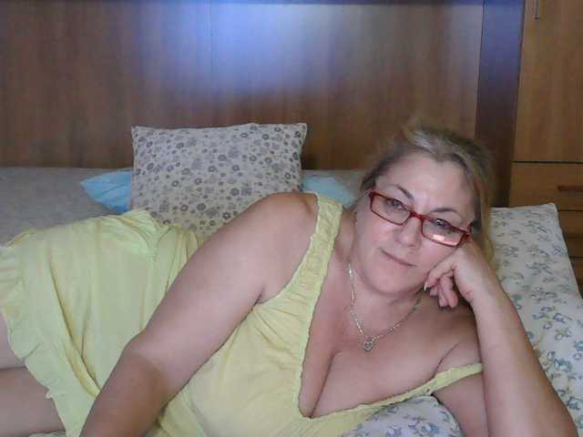 Fotky Mary_sweet MATURE WOMAN(60 years-)#MILF#BIG TITS NATURAL#HAIRY PUSSY#SMOKER#Guys press on the heart from the right angle if you like me#C2C IN PRV,GROUP OR IN CHAT FOR 199TKS(5MIN)#PM20TKS