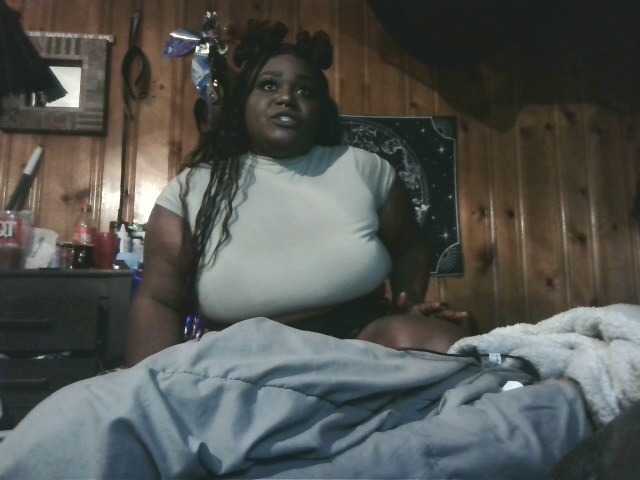 Fotky QueenRaynexxx Hello Its A Place Fit 4 A Queen! Thick Chocolate GIRL RIGGHT HERE!!!
